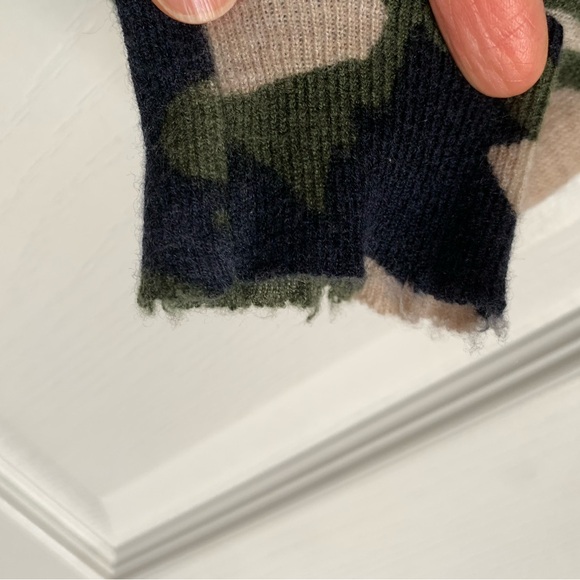 Zadig & Voltaire Crisp Print Crew Neck Cashmere Sweater [Size Large] - Picture 4 of 6